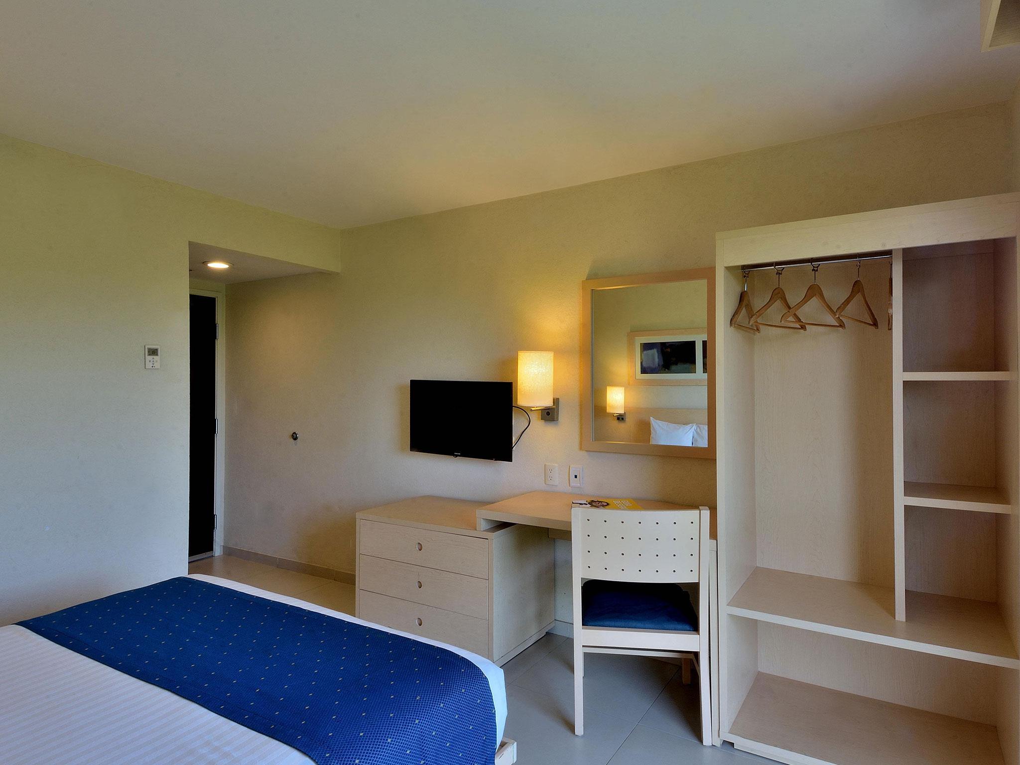 City Express Suites By Marriott بلايا ديل كارمن المظهر الخارجي الصورة