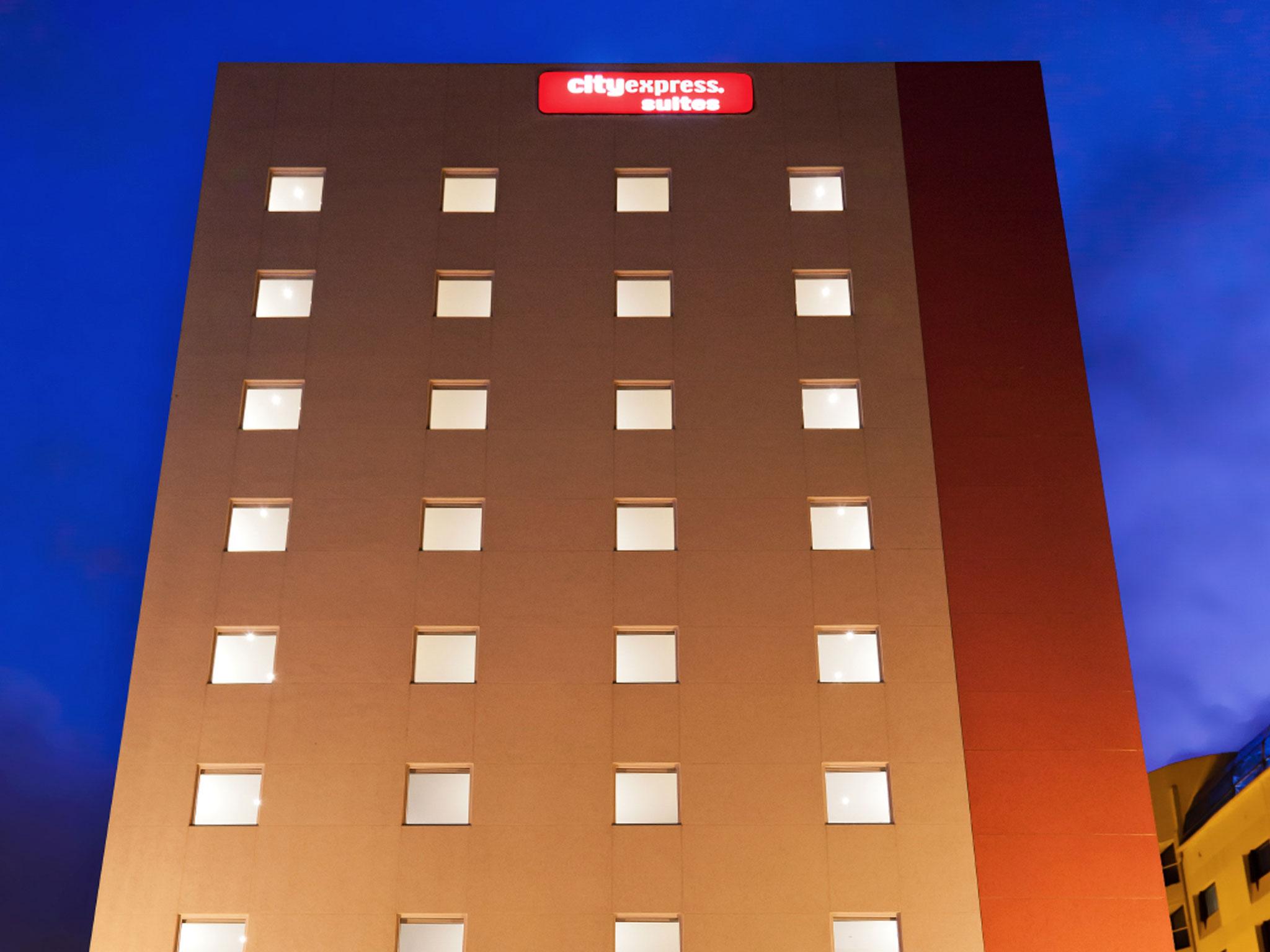 City Express Suites By Marriott بلايا ديل كارمن المظهر الخارجي الصورة