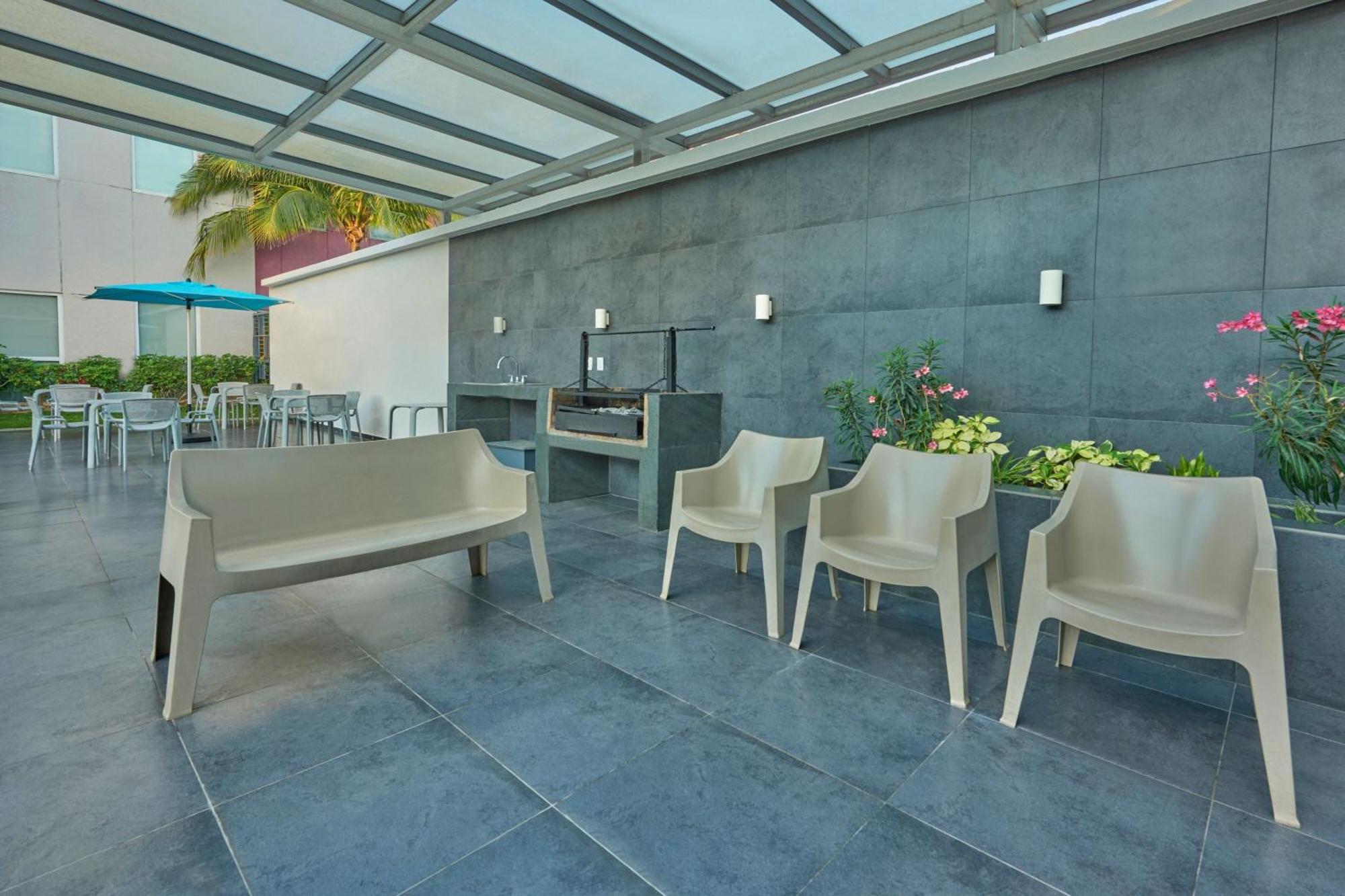 City Express Suites By Marriott بلايا ديل كارمن المظهر الخارجي الصورة