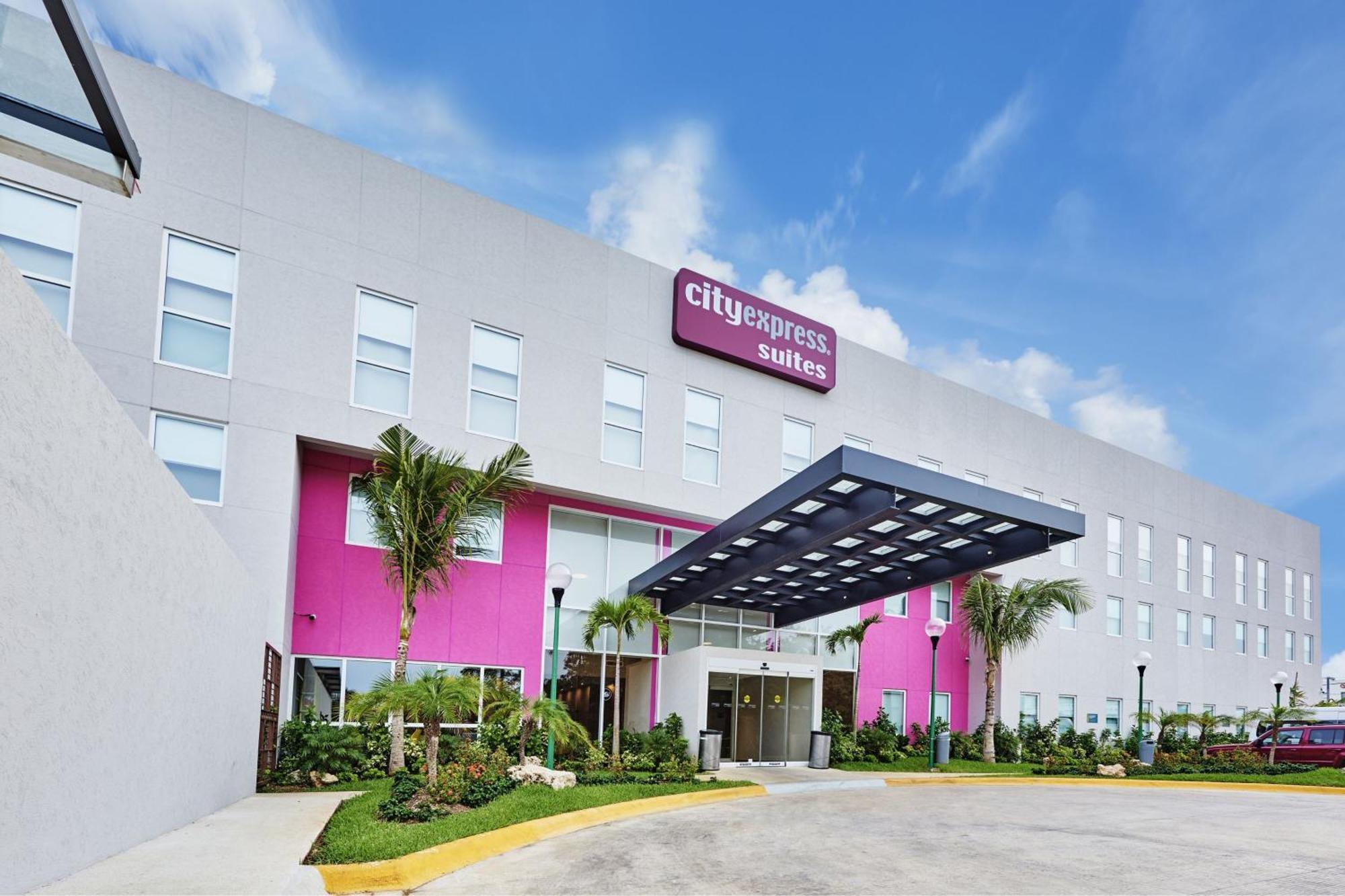 City Express Suites By Marriott بلايا ديل كارمن المظهر الخارجي الصورة